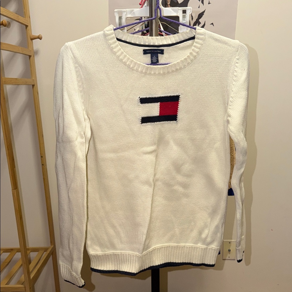 Tommy Hilfiger Cream Knit Sweater with Iconic Logo